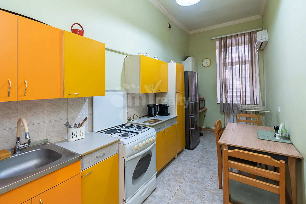 Купить 2 комнатную квартиру Амирян ул, Центр Ереван, 160240