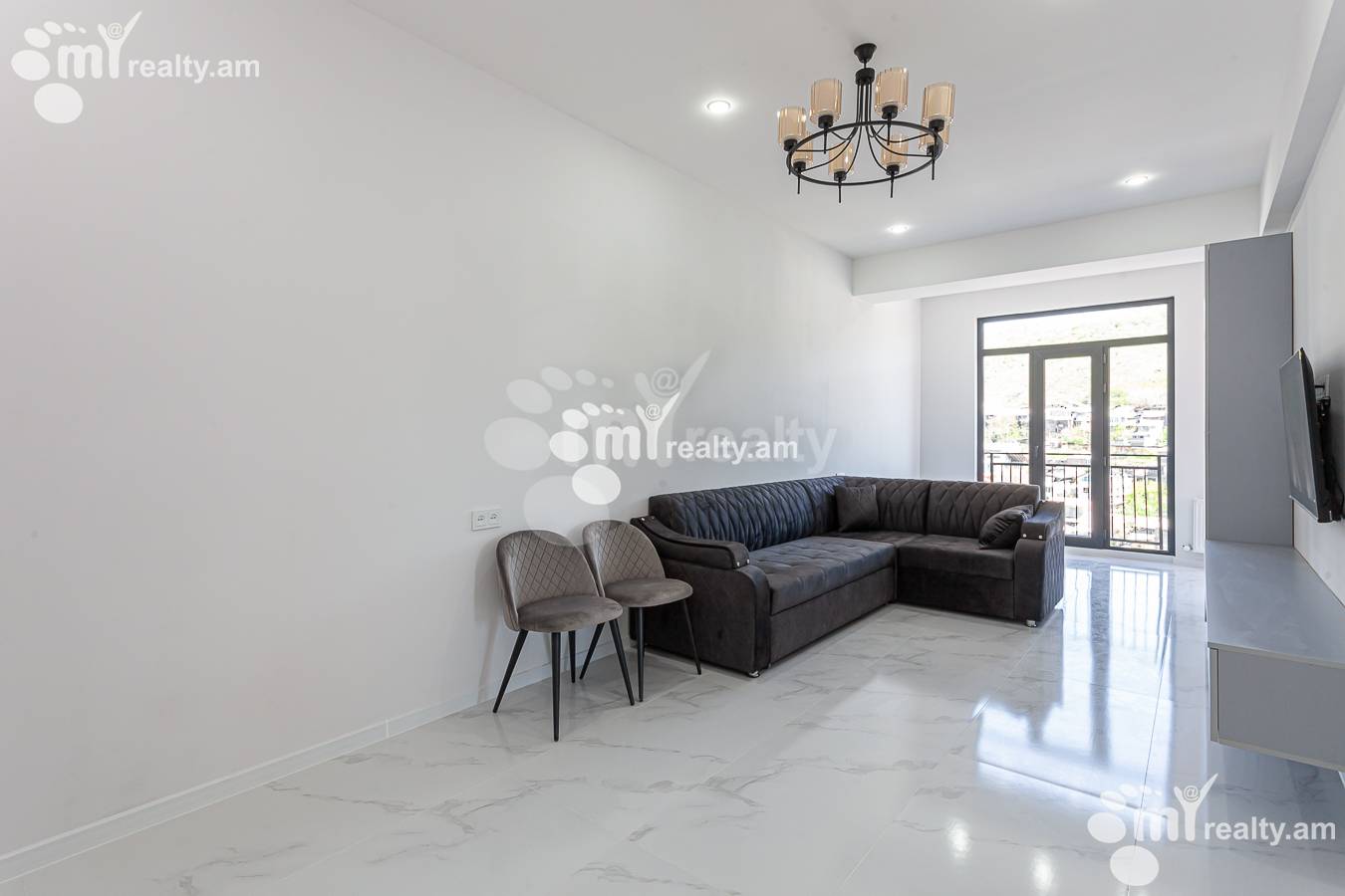 Снять 3 комнатную квартиру Чаренц ул, Центр Ереван, 148509