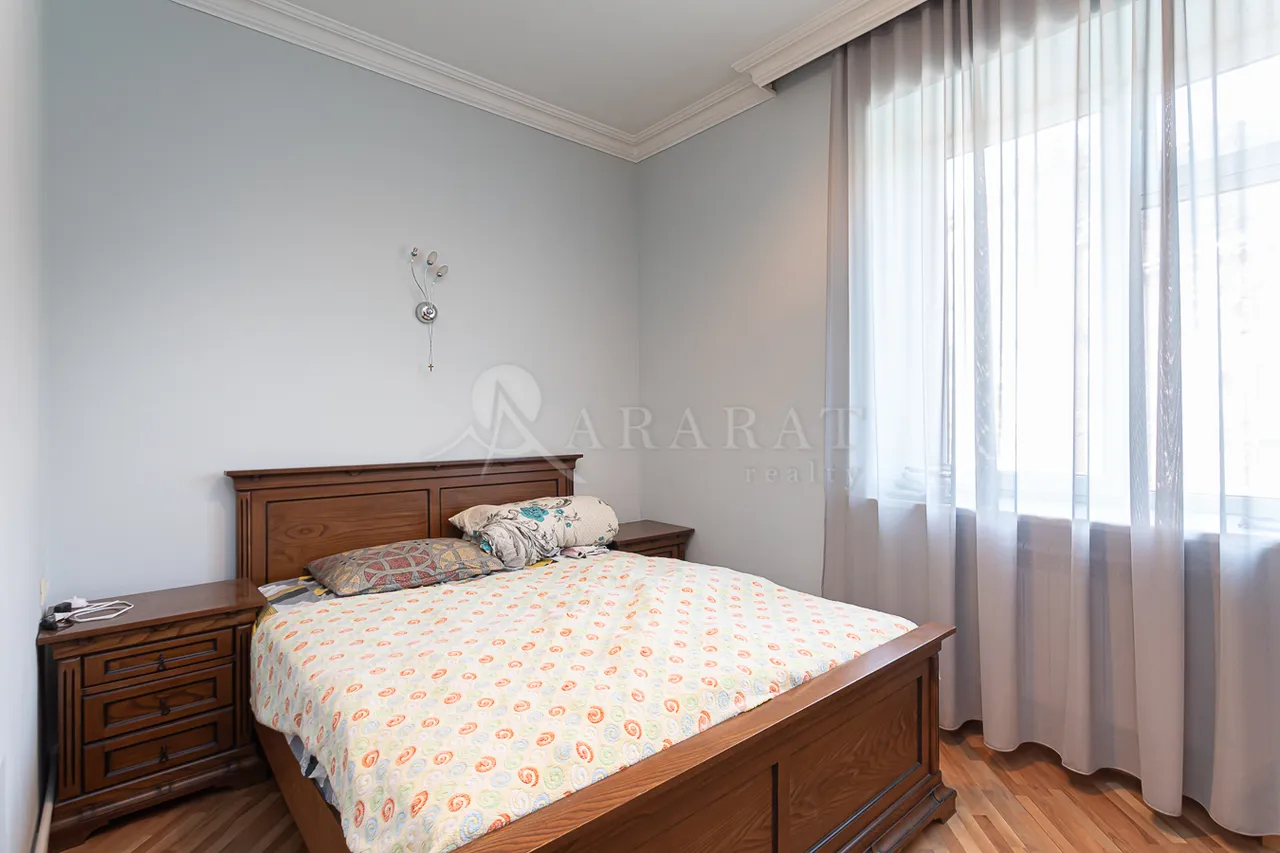 3 bedroom apartment for sale Mashtots Ave, Center Yerevan, 157494