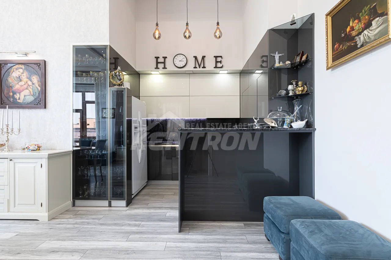 4 bedroom apartment for sale خیابان آدونس, عربگیر ایروان, 159644