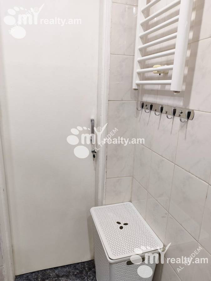 Снять 3 комнатную квартиру Абовян ул, Центр Ереван, 142503