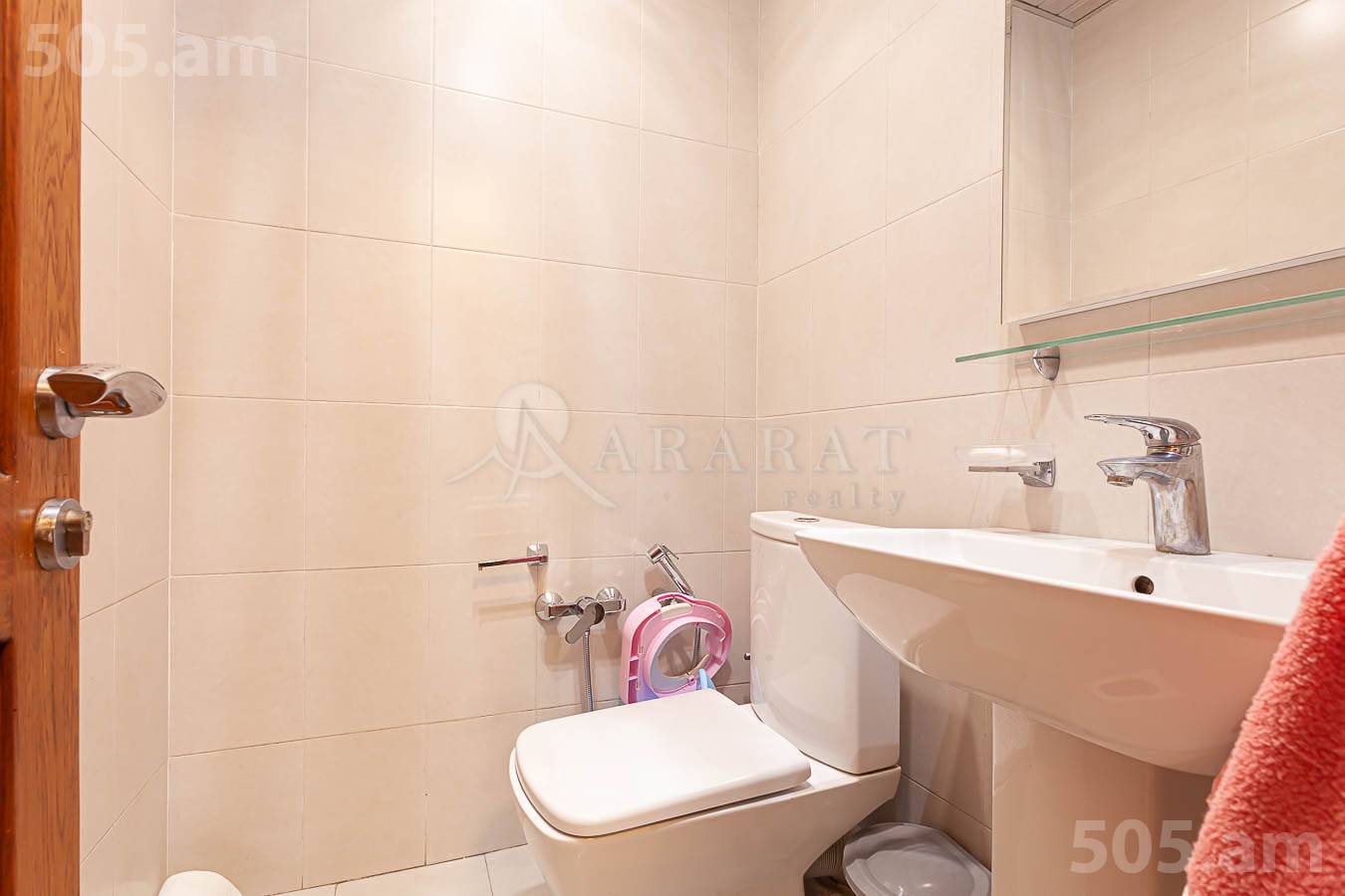 3 bedroom apartment for sale خیابان پارونیان, مرکز شهر ایروان, 153344