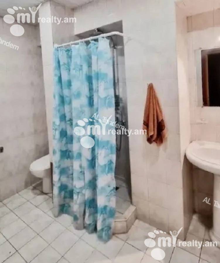 Купить 3 комнатную квартиру Баграмян пр(Кентрон), Центр Ереван, 134099