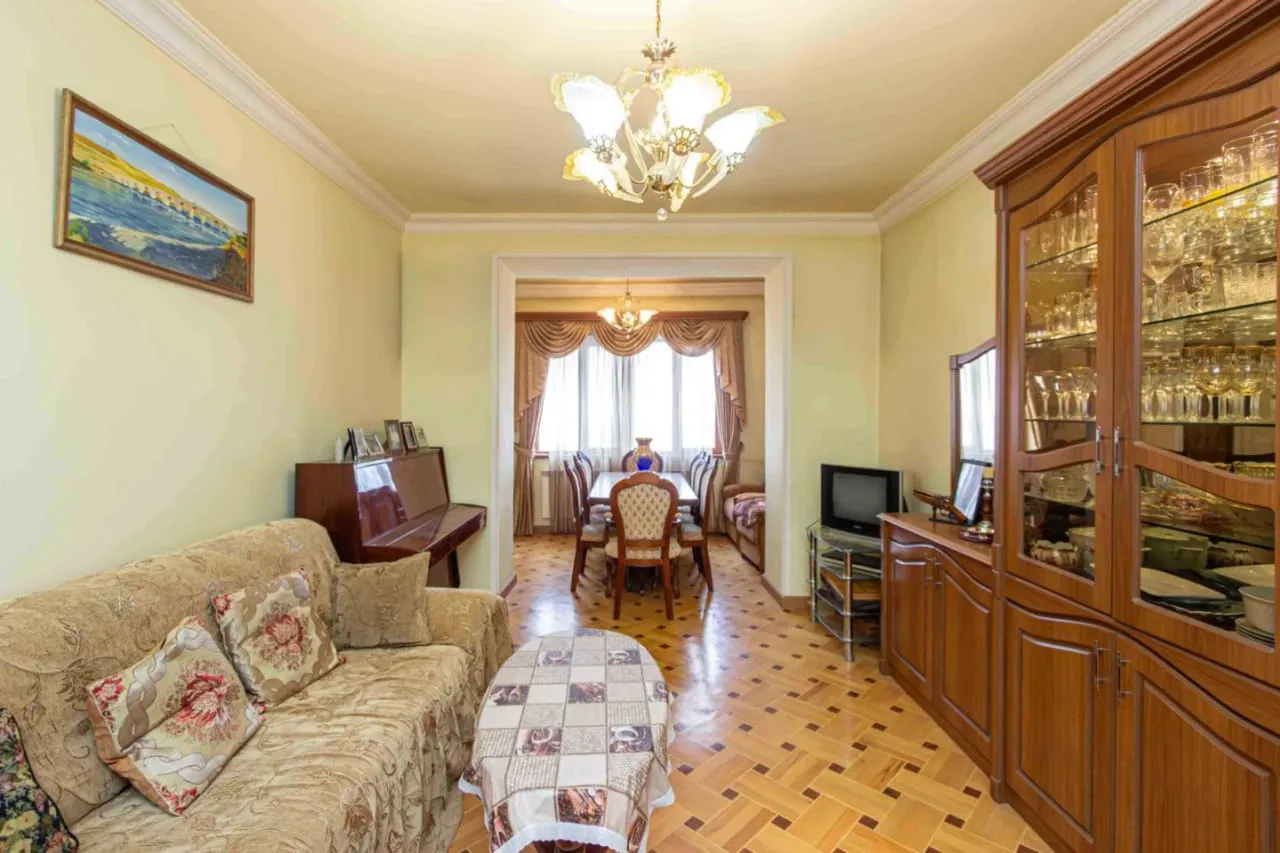 4 bedroom apartment for sale Leninakan St, Adjapnyak Yerevan, 160232