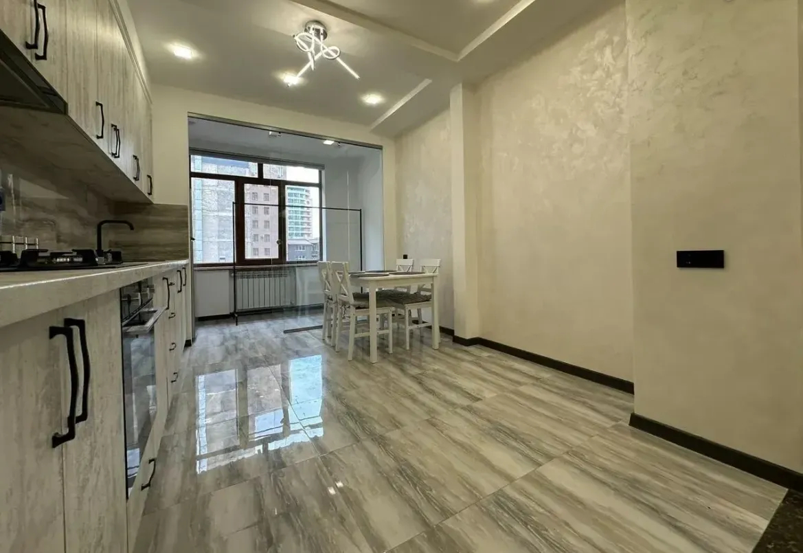 3 bedroom apartment for rent Yekmalyan St, Center Yerevan, 161572