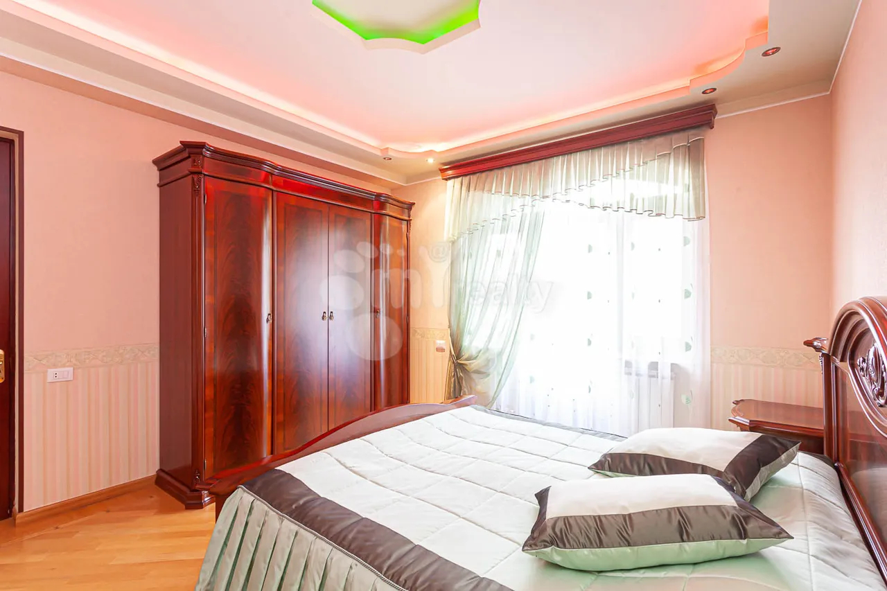 House for sale Pirumyans St, Davtachène Yerevan, 157263