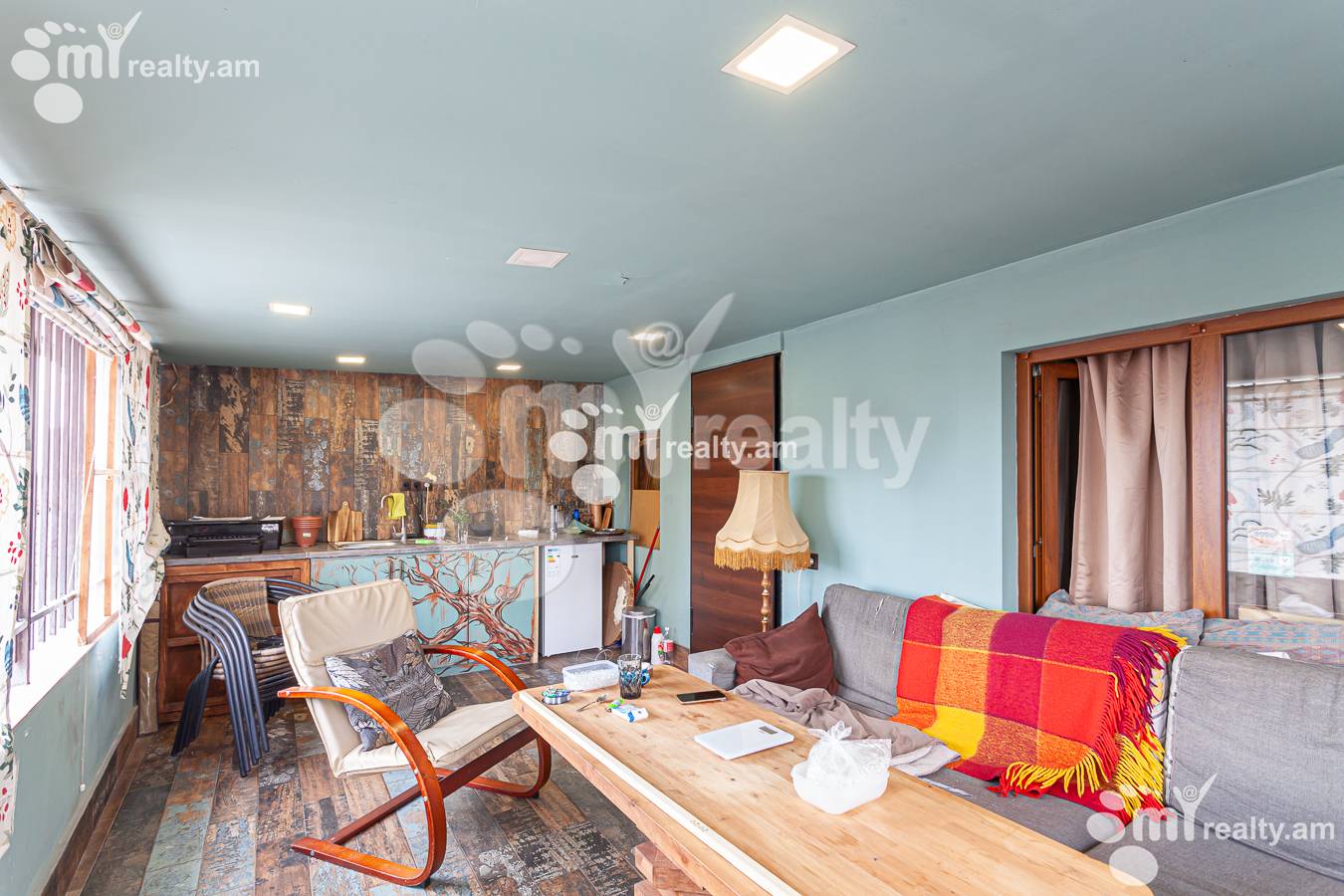 Купить 5 комнатную квартиру Московян ул, Центр Ереван, 136091