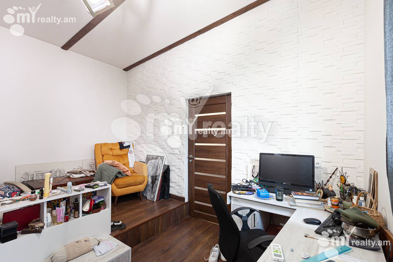 Купить 5 комнатную квартиру Московян ул, Центр Ереван, 136091