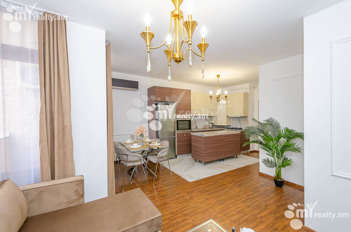 3 bedroom apartment for sale خیابان گِریبودوف, عربگیر ایروان, 144823