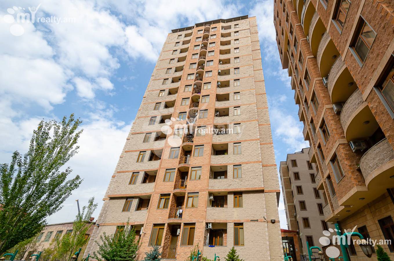 3 bedroom apartment for sale خیابان گِریبودوف, عربگیر ایروان, 144823