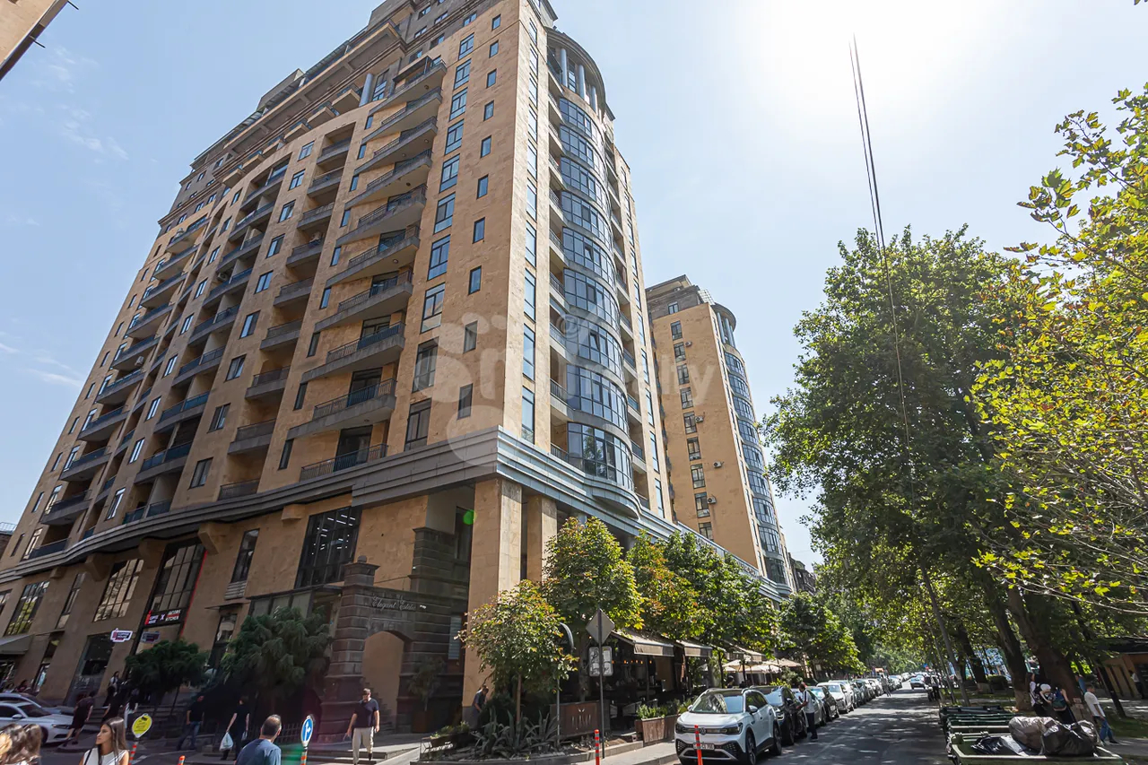 3 bedroom apartment for sale Aram St, Center Yerevan, 158034