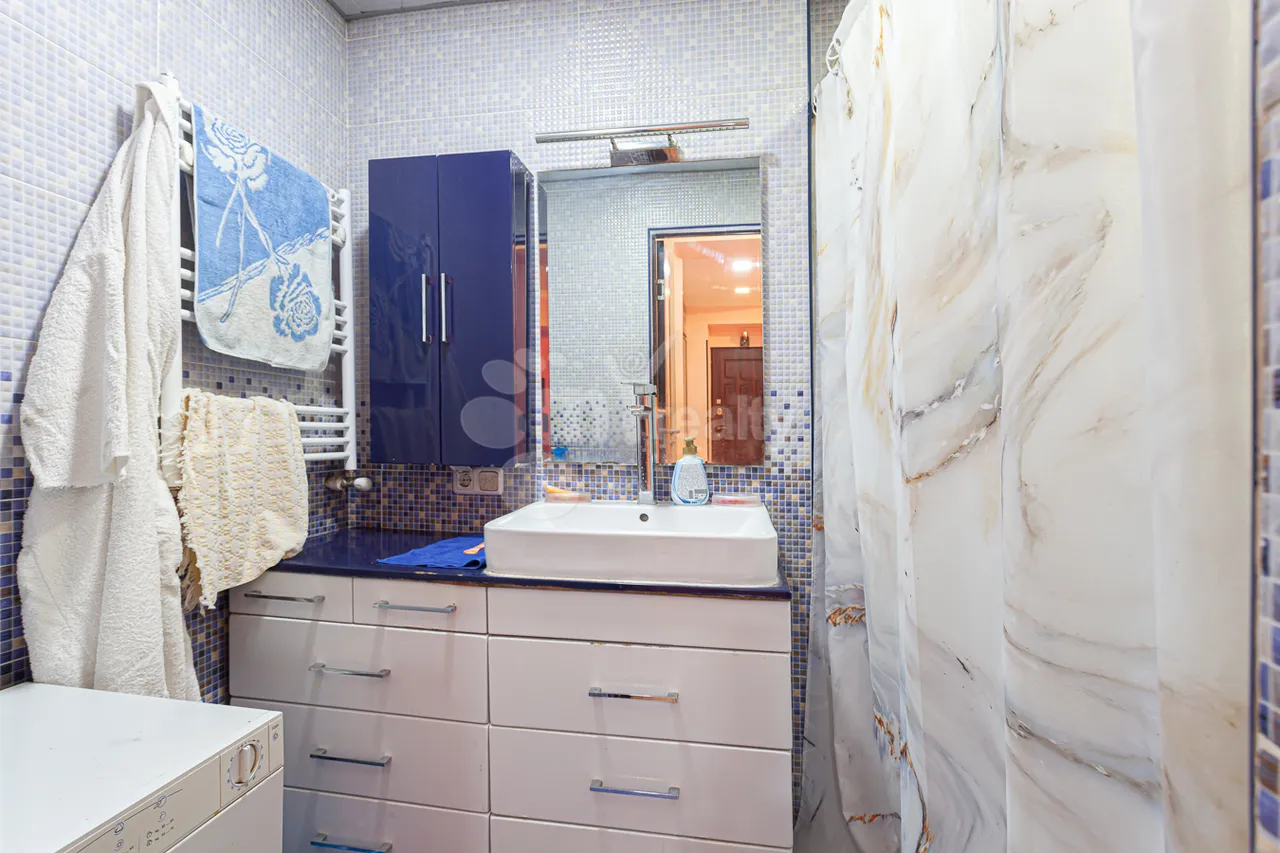 3 bedroom apartment for sale Tsovakal Isakov Ave, Center Yerevan, 160401