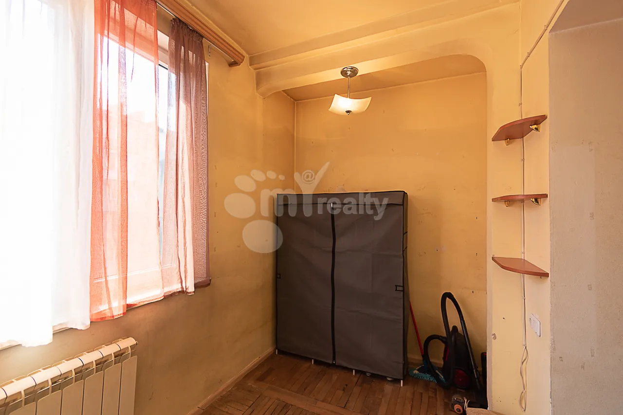 3 bedroom apartment for sale خیابان واهر. پاپازیان, عربگیر ایروان, 158561