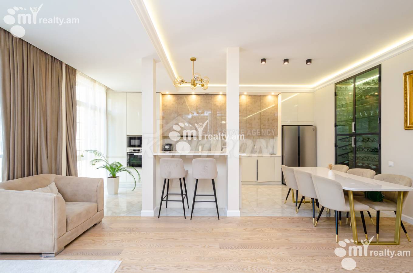 3 սենյականոց բնակարան  Նալբանդյան փող, Կենտրոն Երևան, 152842