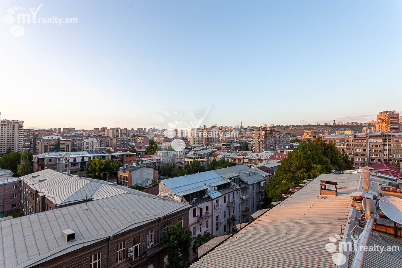 Купить 3 комнатную квартиру Кохбаци ул, Центр Ереван, 154527