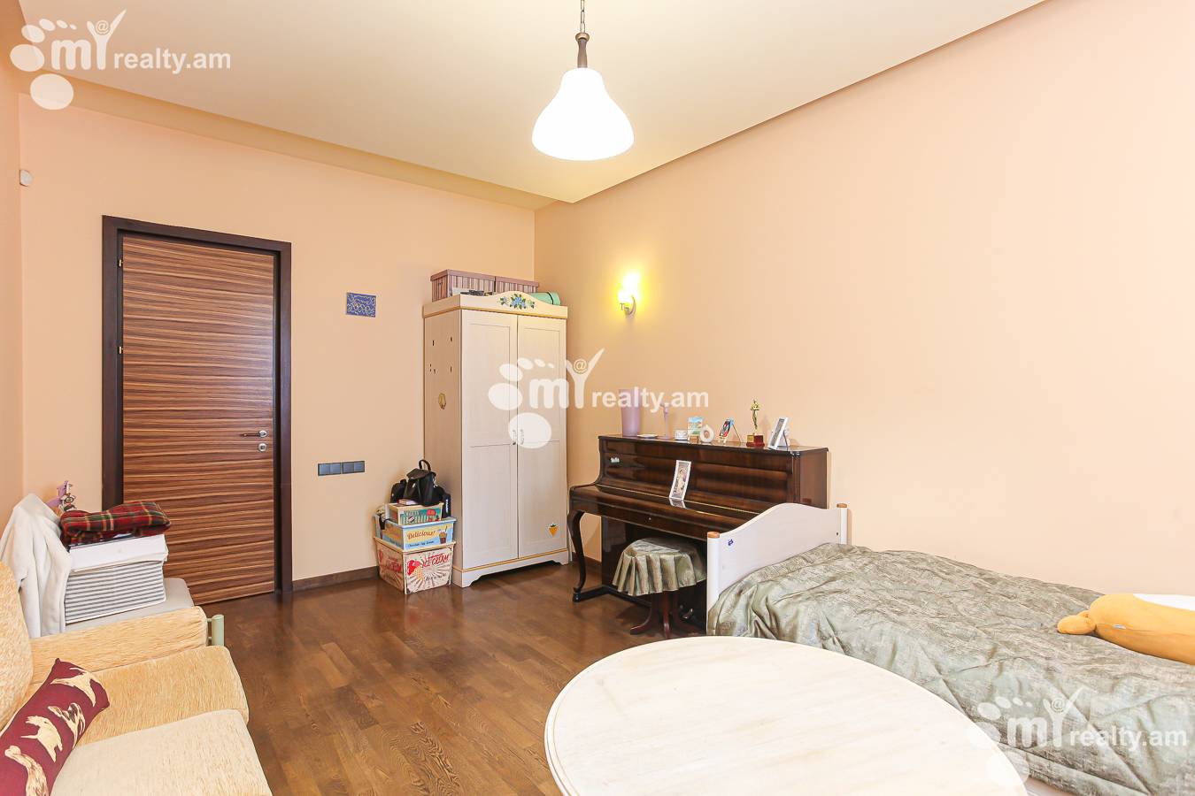 4 bedroom apartment for sale Antarayin St, Center Yerevan, 144099
