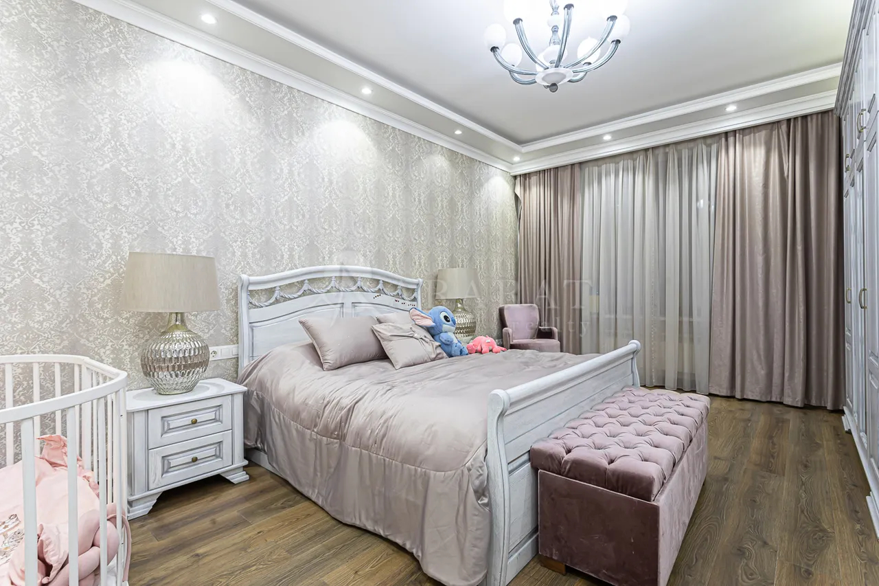 3 bedroom apartment for sale Abovyan St, Center Yerevan, 157935