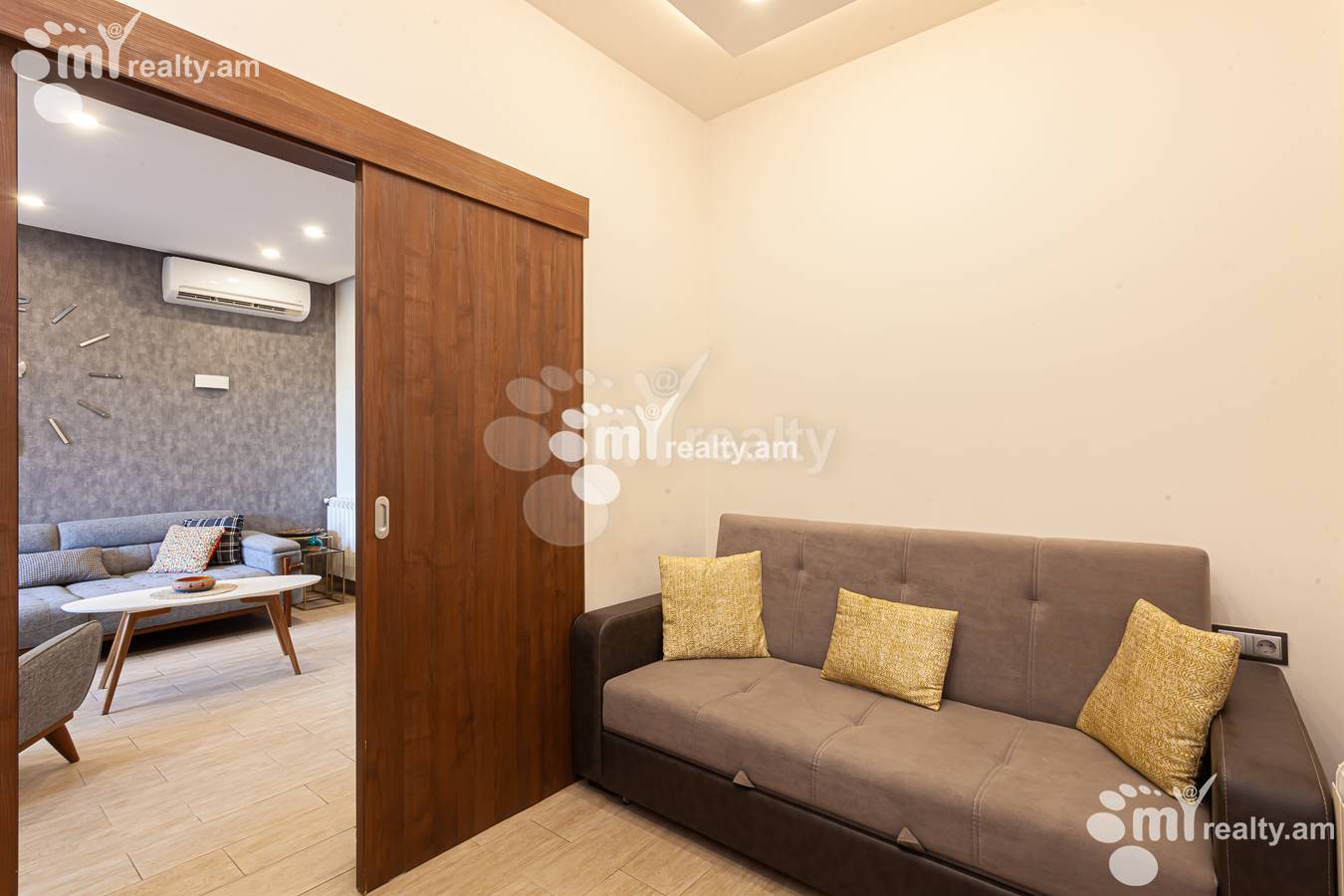 3 bedroom apartment for rent Antarayin St, Center Yerevan, 155627