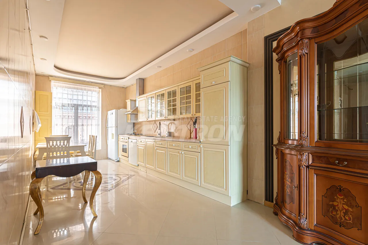 5 bedroom apartment for rent Spendiaryan St, Center Yerevan, 158571