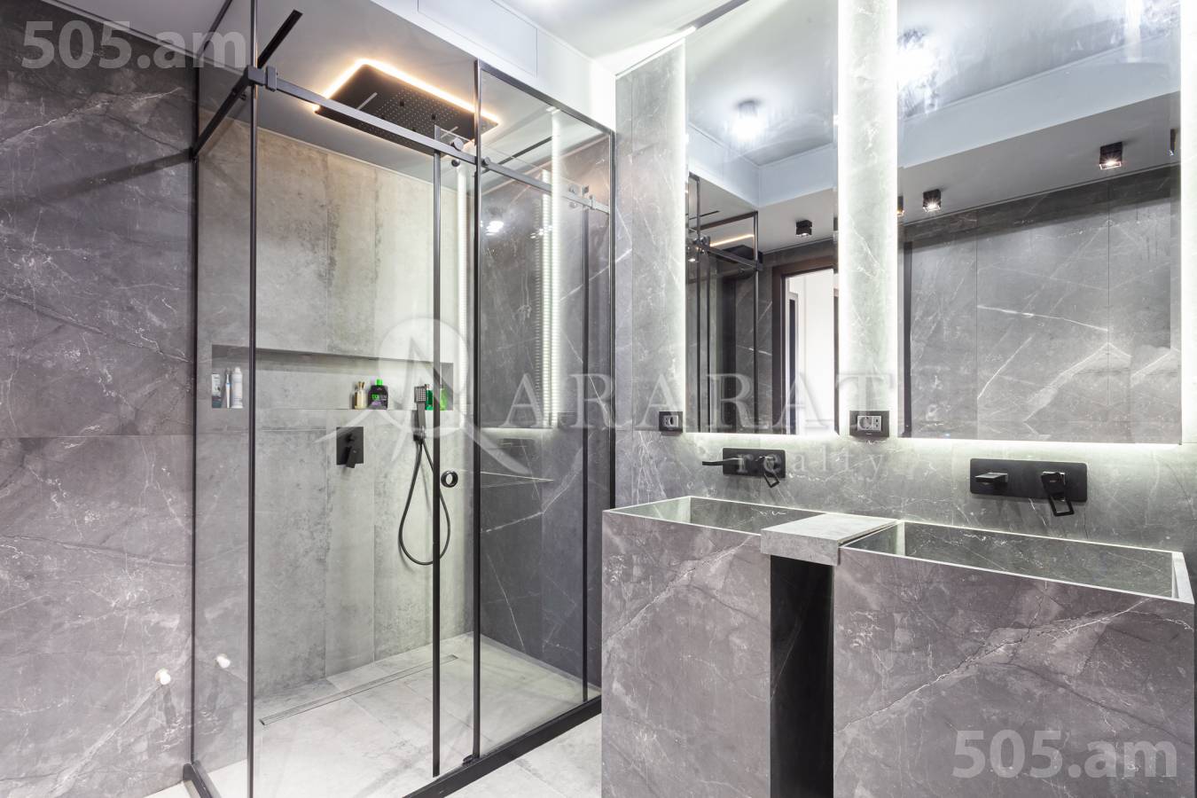 Купить 3 комнатную квартиру Паронян ул, Центр Ереван, 135006