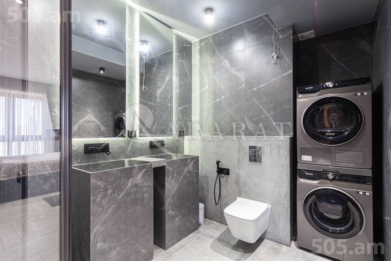 Купить 3 комнатную квартиру Паронян ул, Центр Ереван, 135006