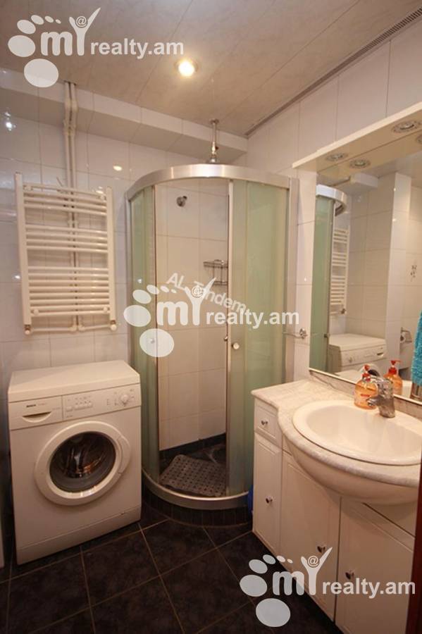 3 սենյականոց բնակարան  Սայաթ-Նովայի պող, Կենտրոն Երևան, 158592