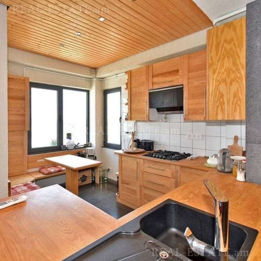 3 bedroom apartment for sale Antarayin St, Center Yerevan, 133237