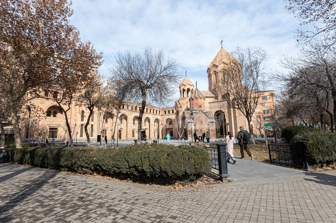 2 bedroom apartment for rent خیابان ابوویان, مرکز شهر ایروان, 159337