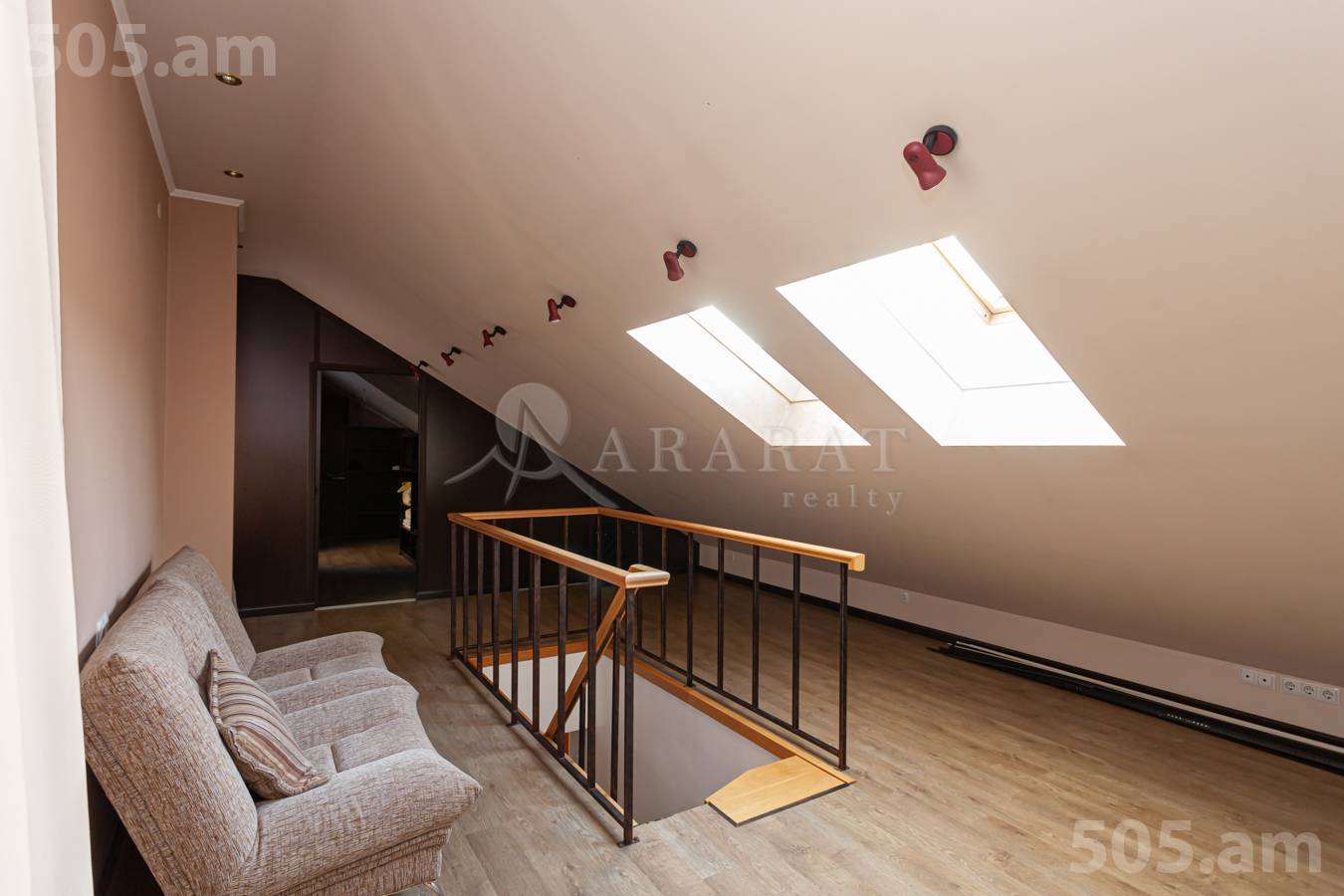 5 bedroom apartment for sale Amiryan St, Center Yerevan, 150344