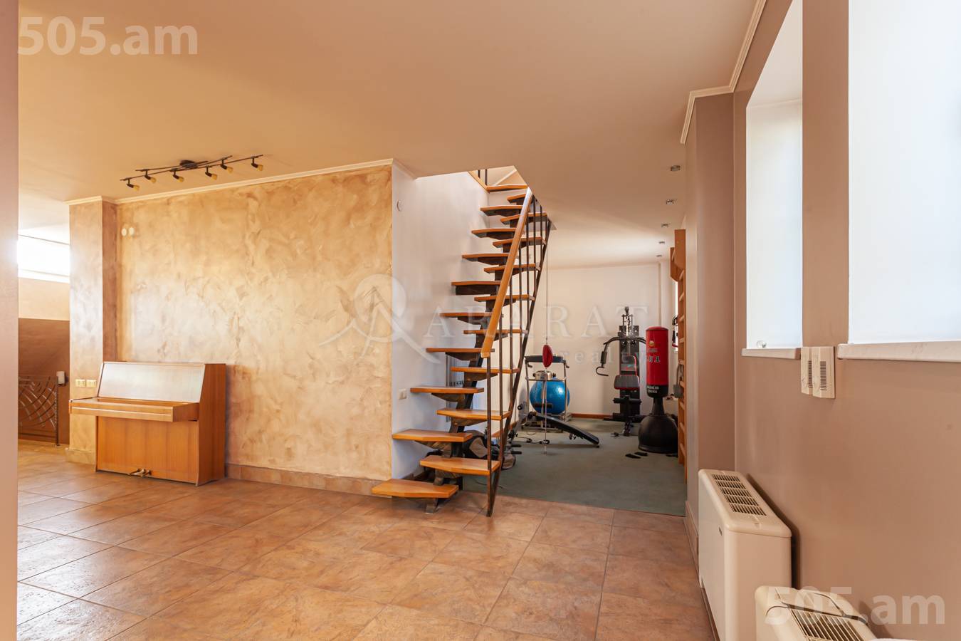 5 bedroom apartment for sale Amiryan St, Center Yerevan, 150344