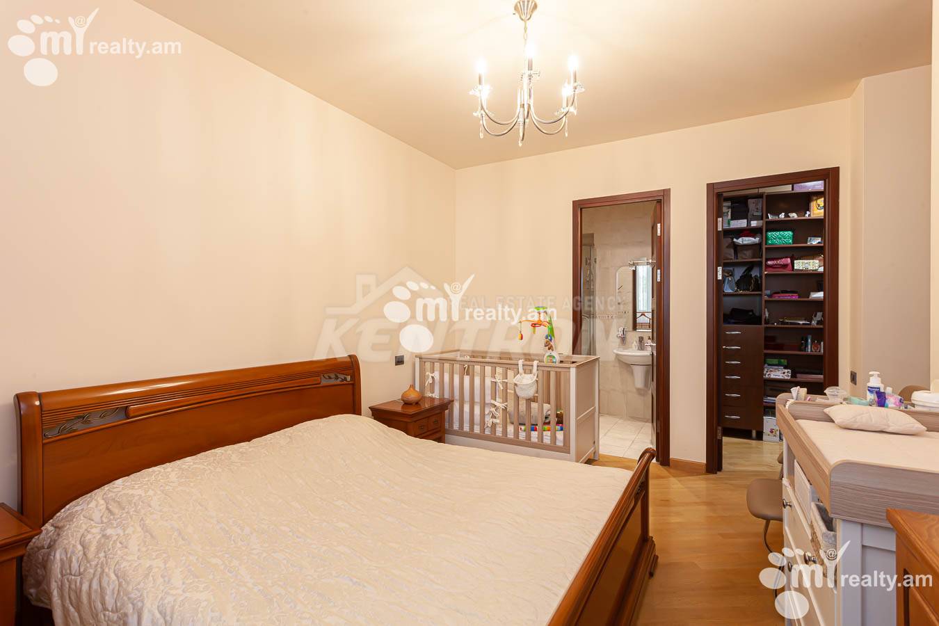 4 bedroom apartment for sale Antarayin St, Center Yerevan, 153629