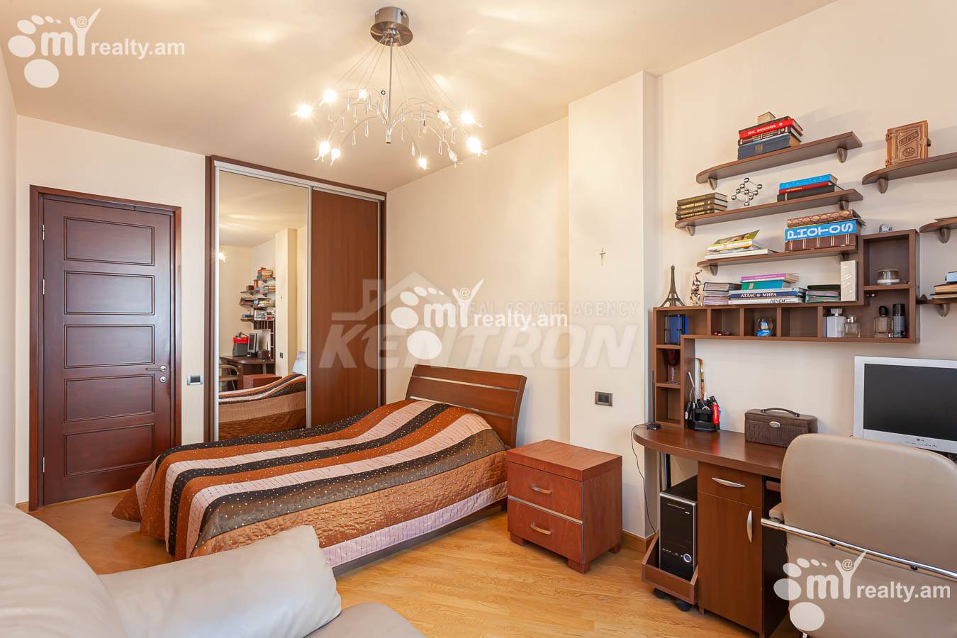 4 bedroom apartment for sale Antarayin St, Center Yerevan, 153629