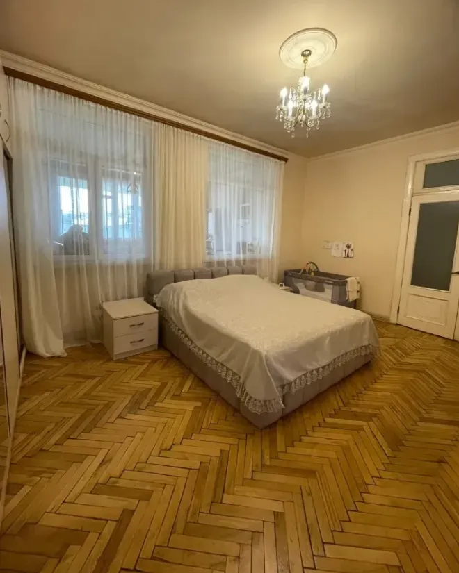 4 սենյականոց բնակարան  Զաքյան փող, Կենտրոն Երևան, 162011