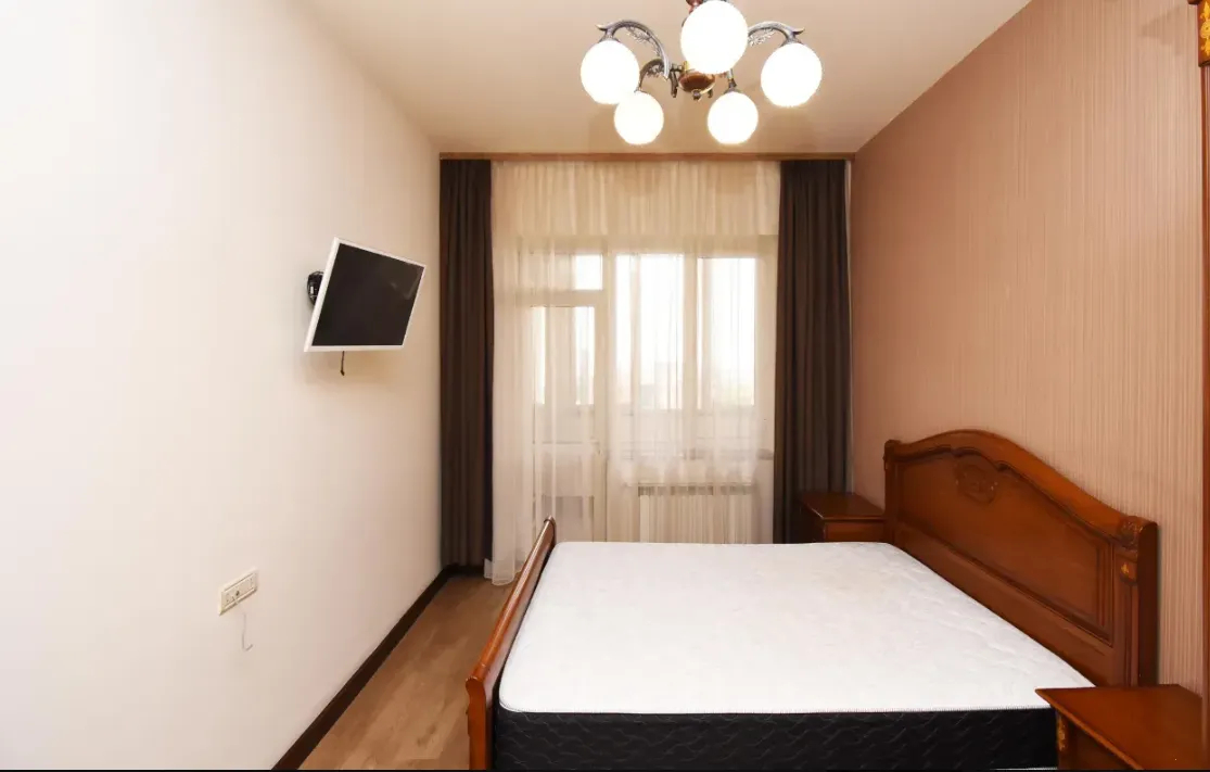 3 bedroom apartment for rent Buzand St, Center Yerevan, 157277