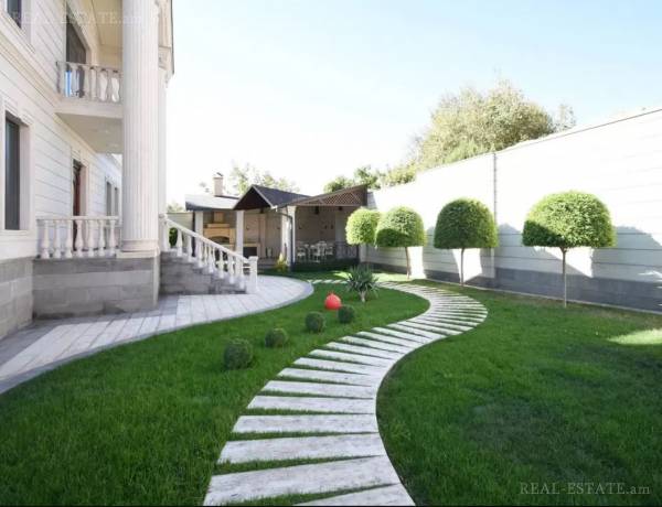 arandznatun-vacharq-Yerevan-Center