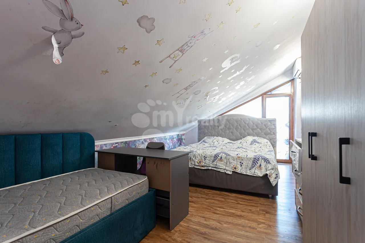 4 bedroom apartment for sale Antarayin St, Center Yerevan, 160812