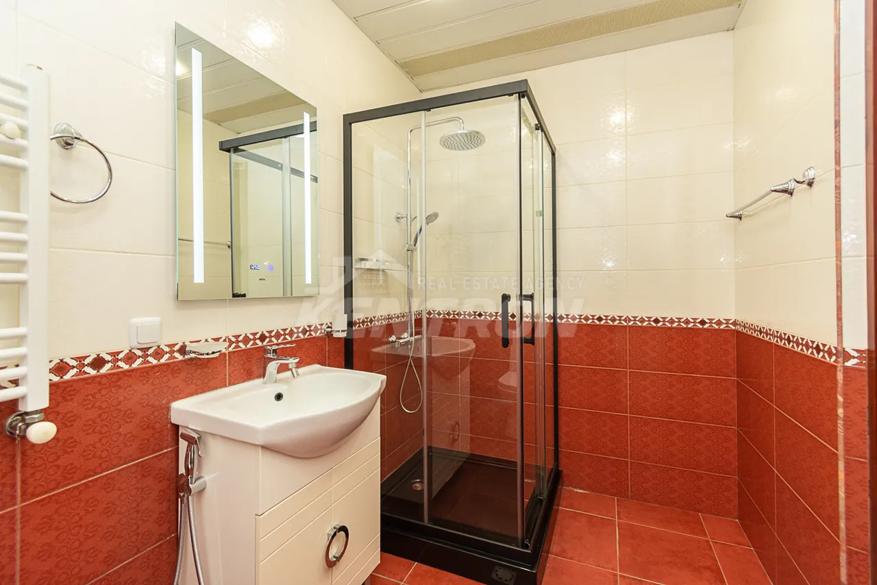 3 bedroom apartment for rent Vardanants St, Center Yerevan, 160006