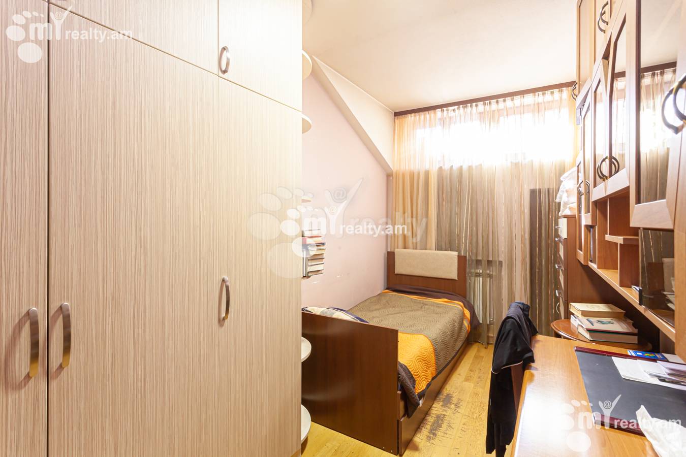 6 bedroom apartment for sale Aram St side, Center Yerevan, 154610