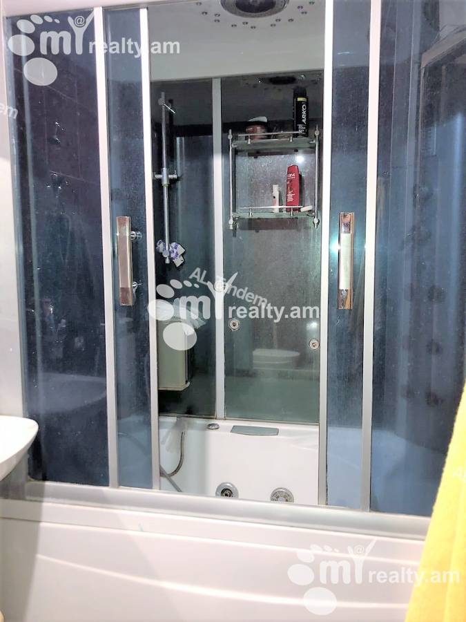 3 bedroom apartment for sale Paronyan St, Center Yerevan, 122460