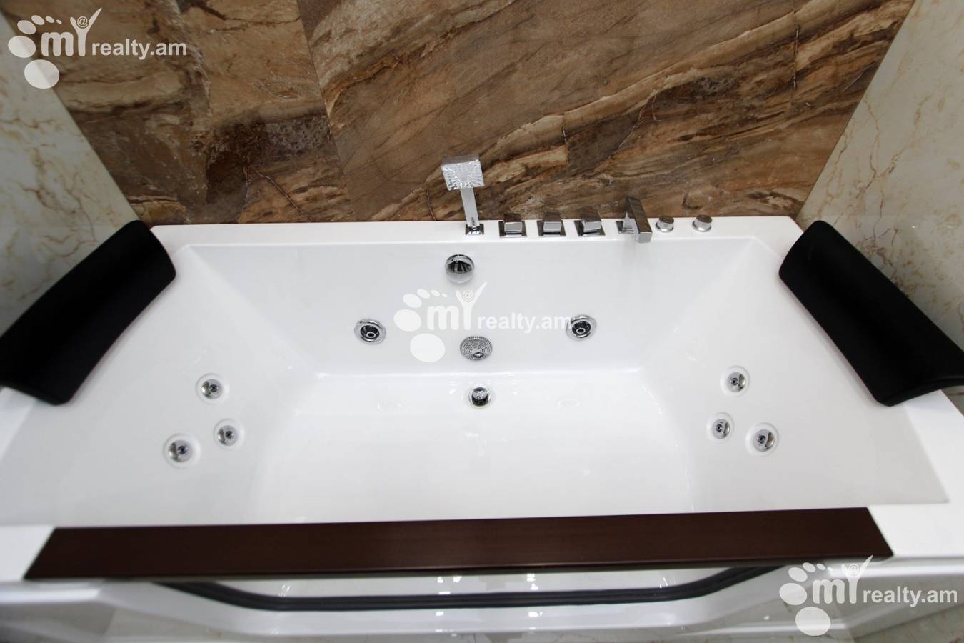 3 bedroom apartment for sale Saryan St, Center Yerevan, 140722