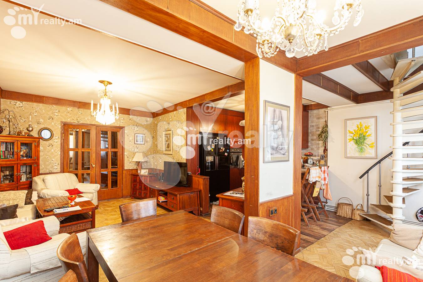 Купить 5 комнатную квартиру Московян ул, Центр Ереван, 136091