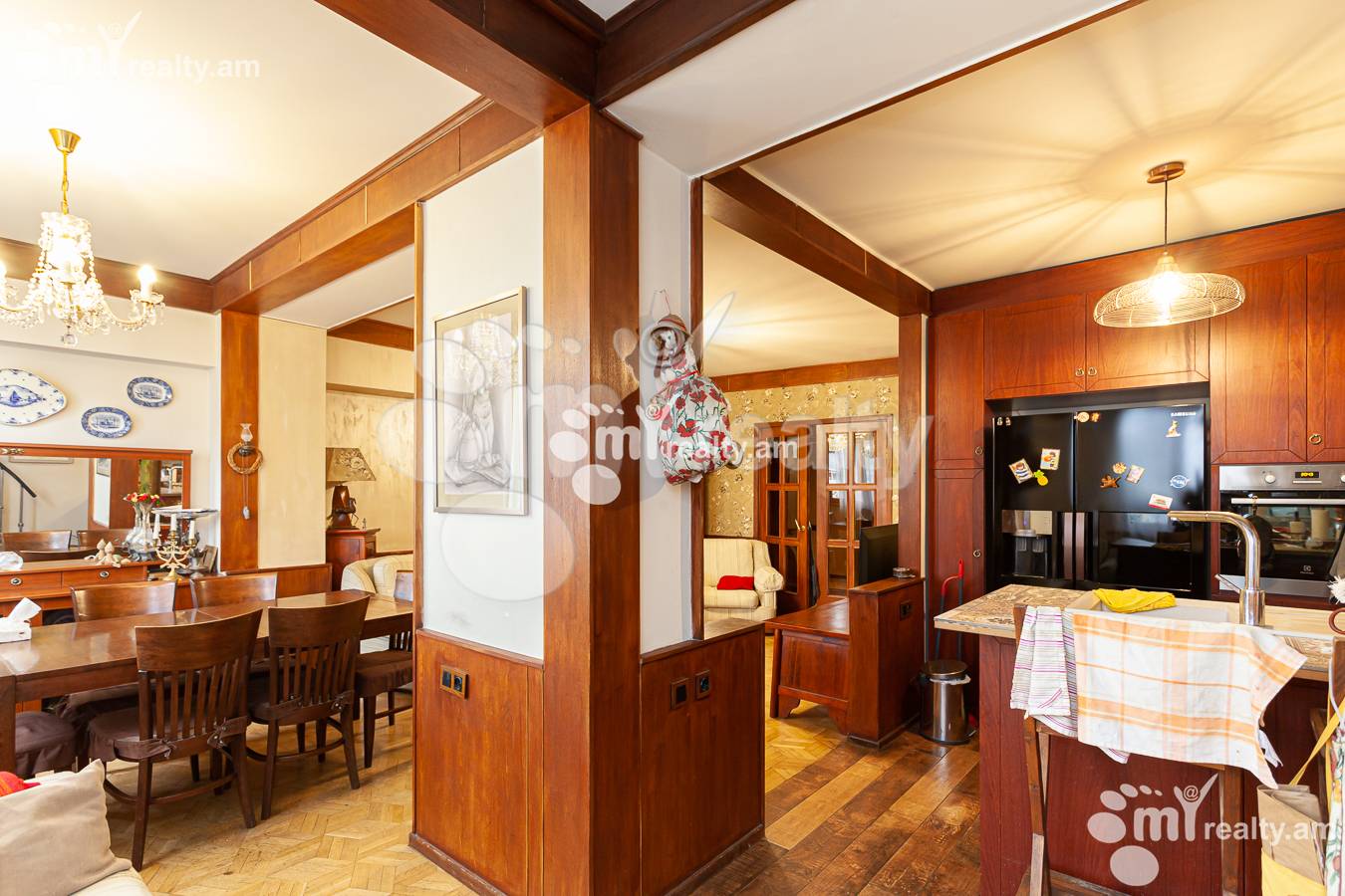 Купить 5 комнатную квартиру Московян ул, Центр Ереван, 136091