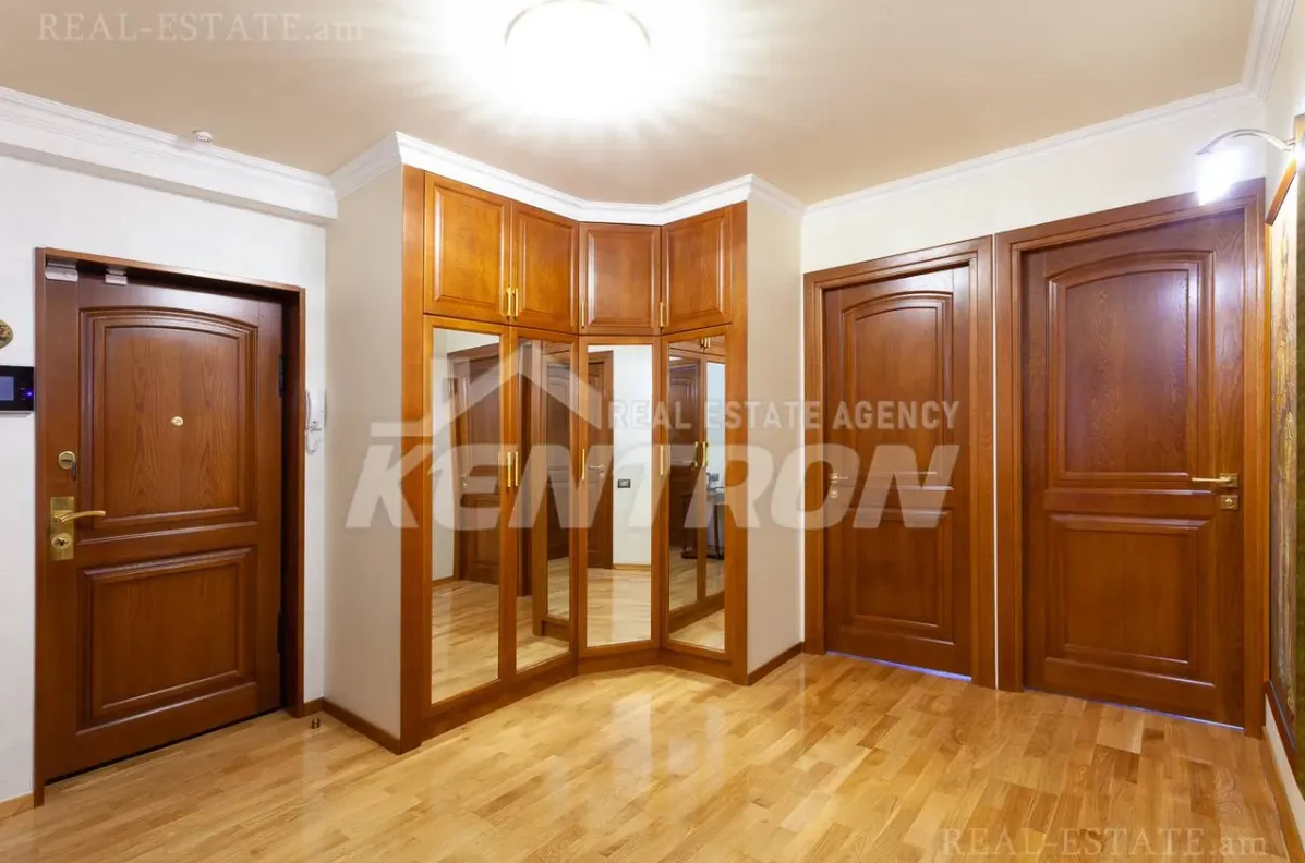 3 սենյականոց բնակարան  Կողբացու փող, Կենտրոն Երևան, 160896