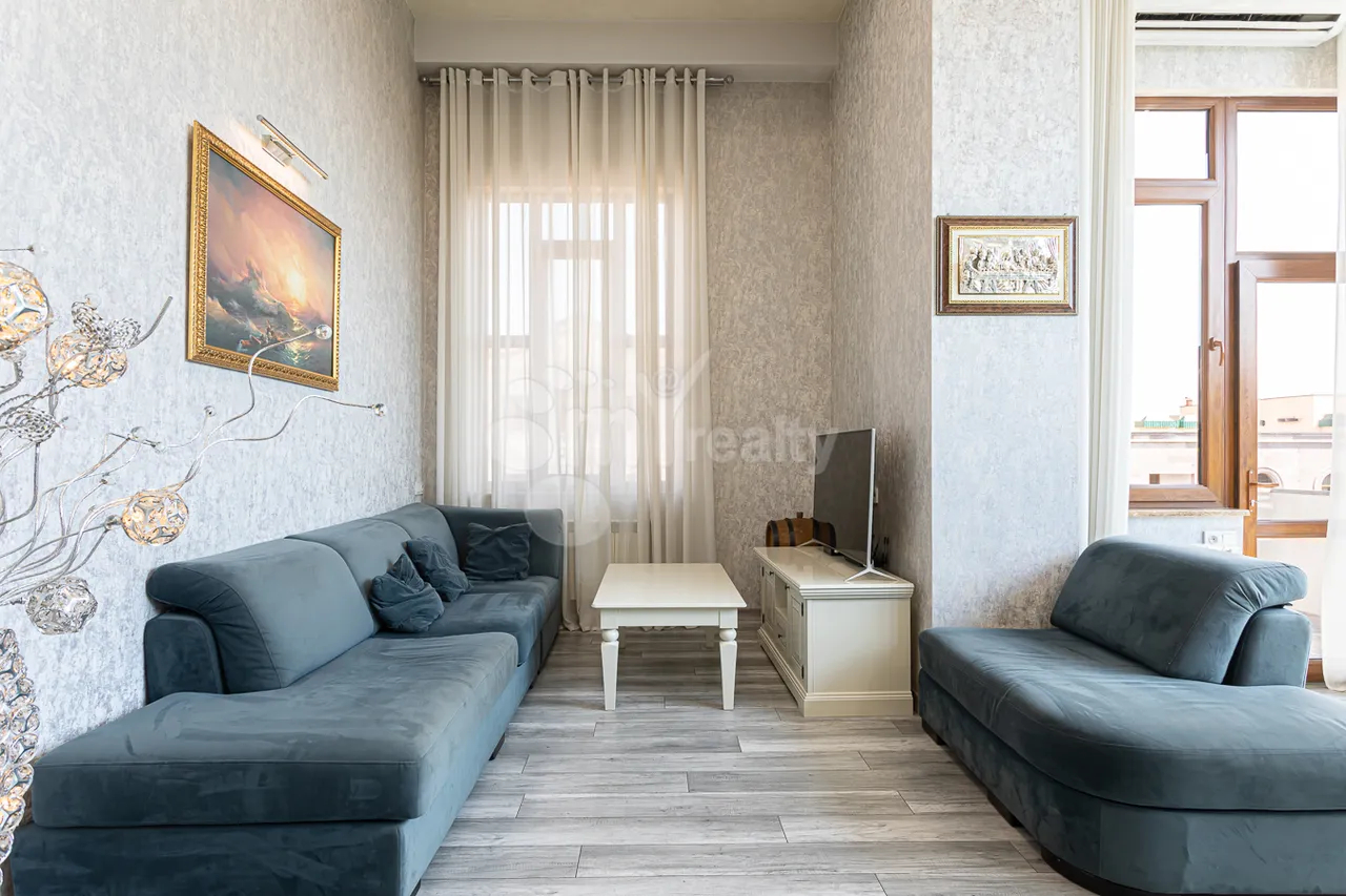 4 bedroom apartment for sale خیابان آدونس, عربگیر ایروان, 159646