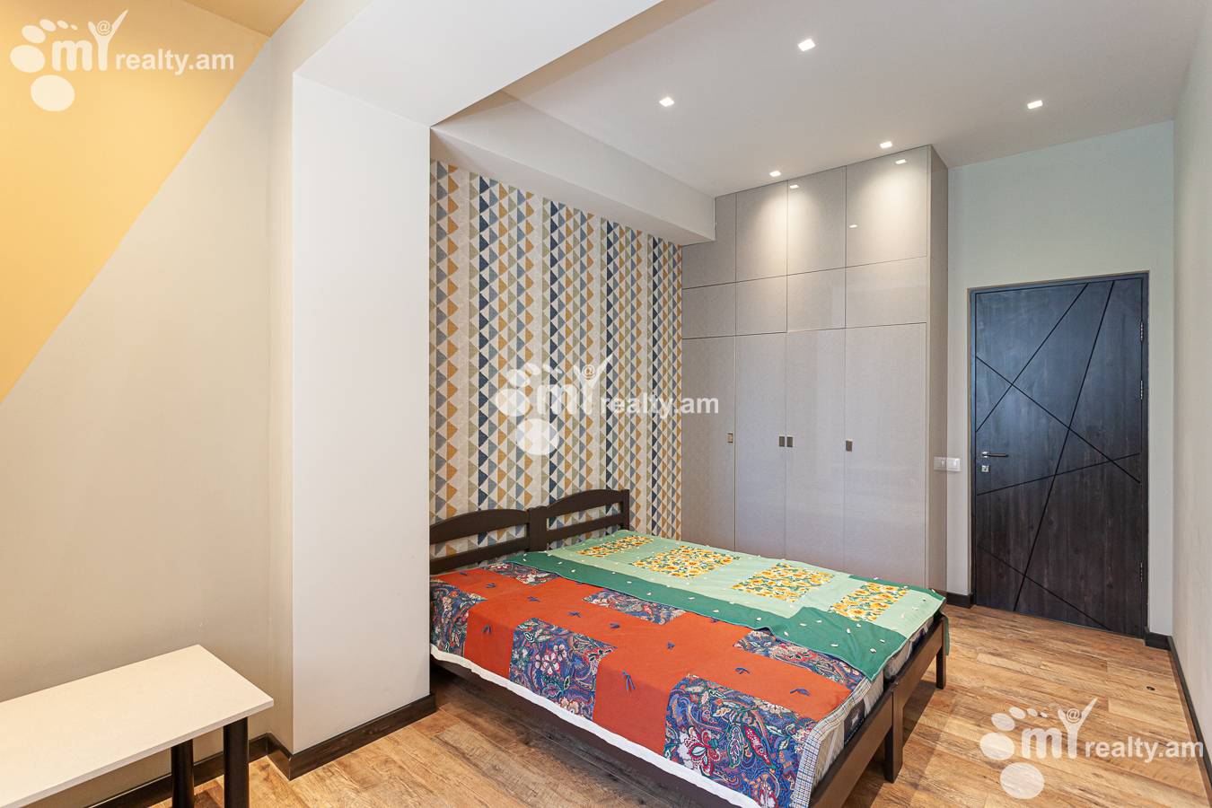 3 bedroom apartment for rent N. Tigranyan dead end, Arabkir Yerevan, 153564