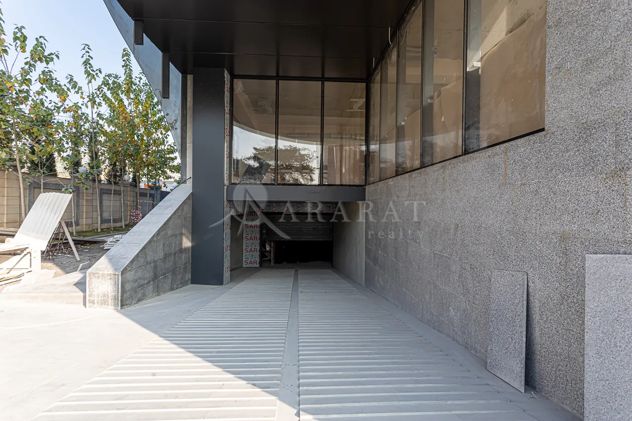 Снять коммерческoе помещение Азатутян пр, Арабкир Ереван, 158321