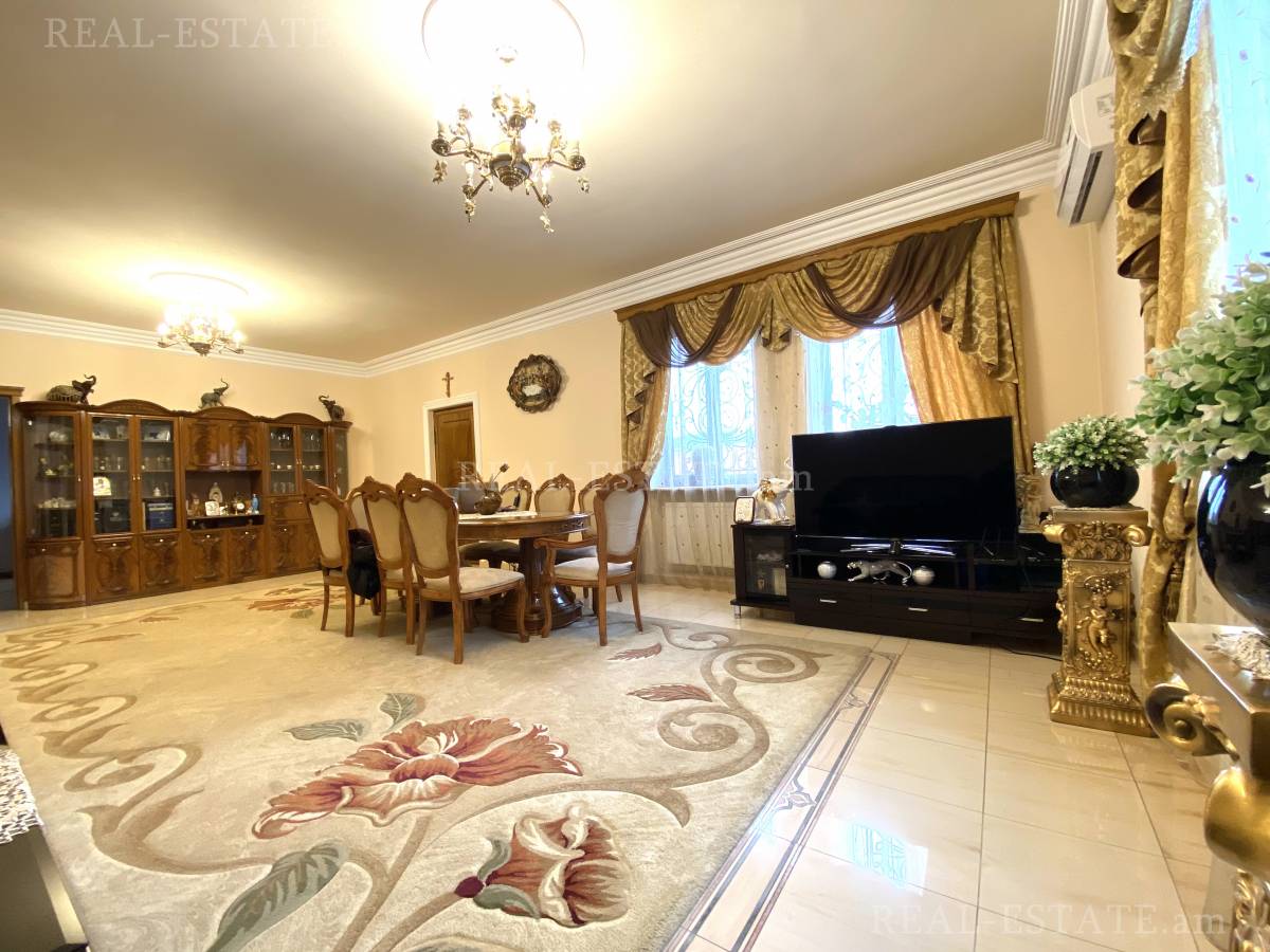 Купить дом Таиров ул., Центр Ереван, 118399