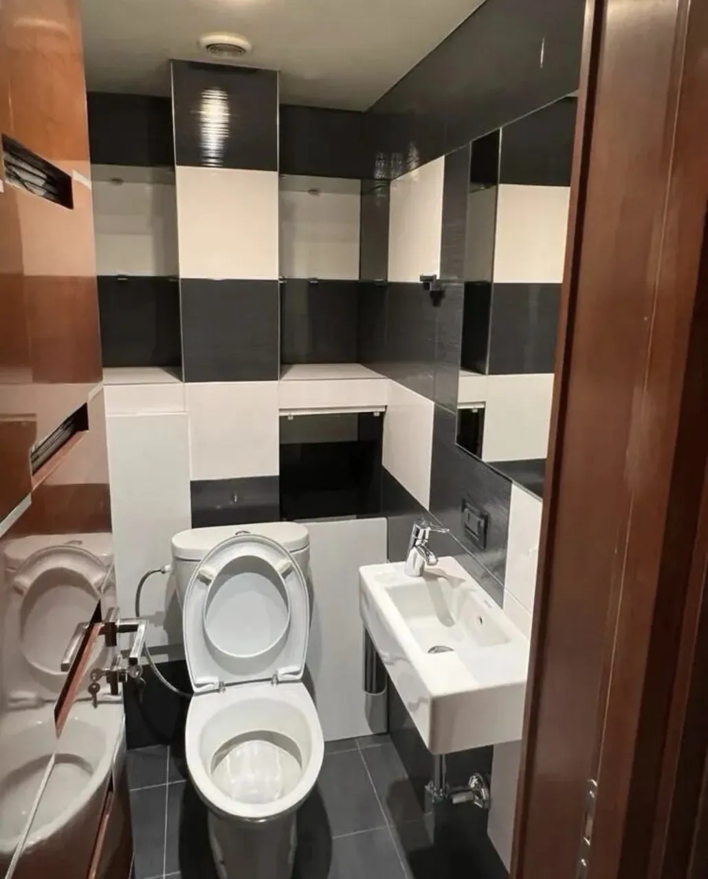 3 սենյականոց բնակարան  Նալբանդյան փող, Կենտրոն Երևան, 158397