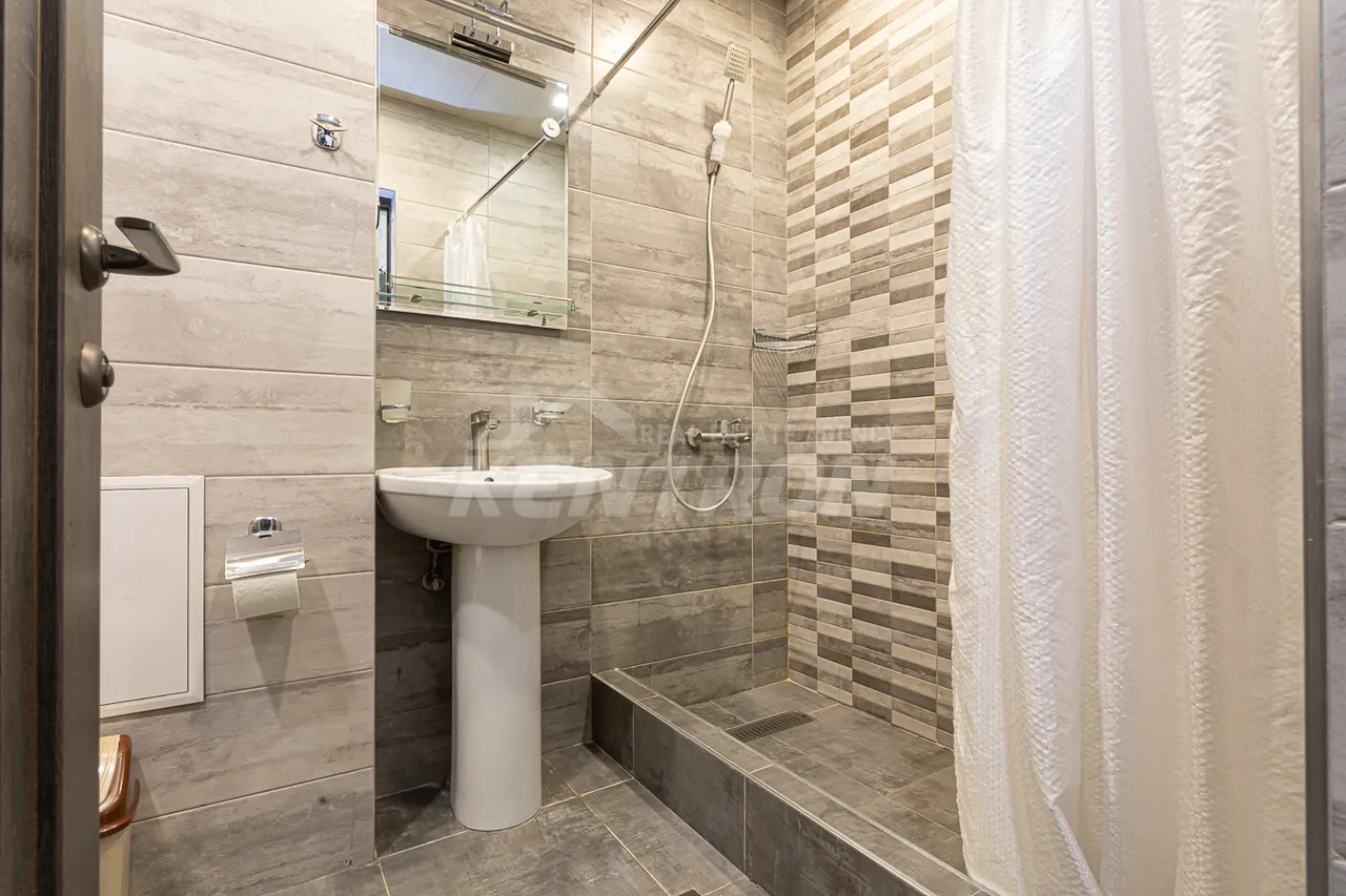 2 bedroom apartment for sale خیابان ماشتوتس, مرکز شهر ایروان, 158155