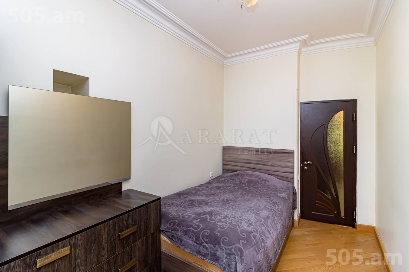 6 սենյականոց բնակարան  Տերյան փող, Կենտրոն Երևան, 152134